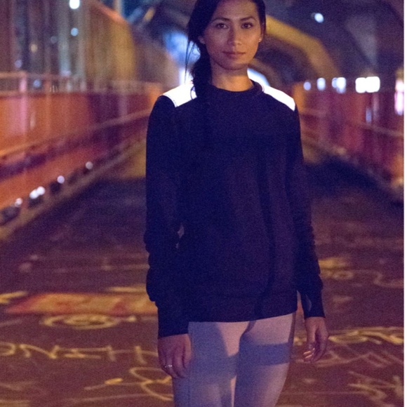 Lululemon In A Flash Long Sleeve Pullover Top Black Silver Reflective -6 - Picture 4 of 15